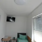 Grosses Haus ゲストハウス 3*